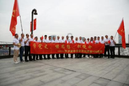 商务英语和旅游英语专业相比,哪个更有就业前景?- 智能问答网页,迅捷解疑答惑